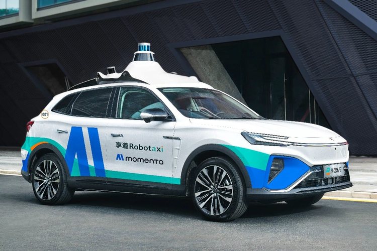 China restarts robotaxi licence approvals