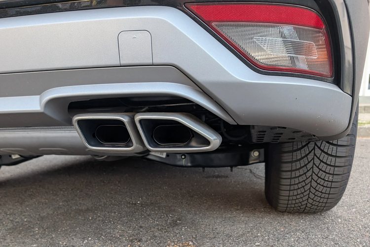 Plug-in hybrids emit six times more CO2 than officially stated