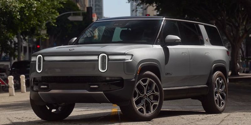 The 2027 Rivian R1S has captain's chairs in the second row