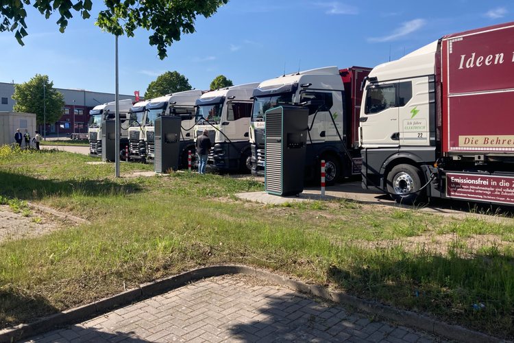 Share charging to cut costs, Fraunhofer tells electric truck fleets