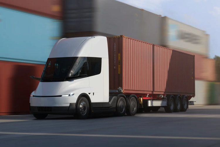 Tesla Semi for Europe offers decent range and excellent payload