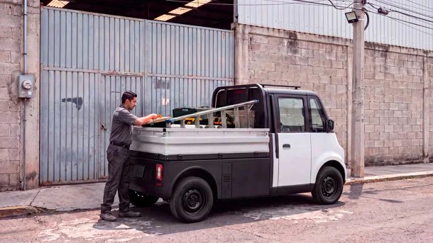 Mexico unveils Olinia Carga electric light truck