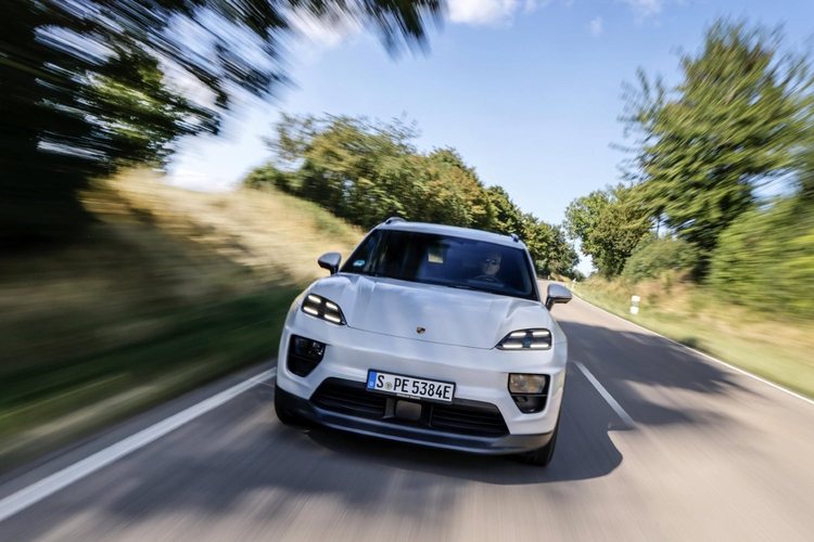 Porsche upgrades Macan to 22 kW AC charging