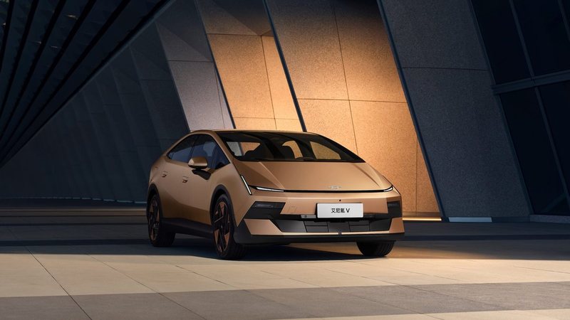 Hyundai представил китайский электрокар, который может приехать в РФ