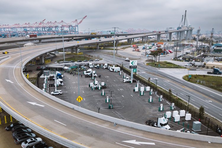 Forum Mobility expands California truck charging network