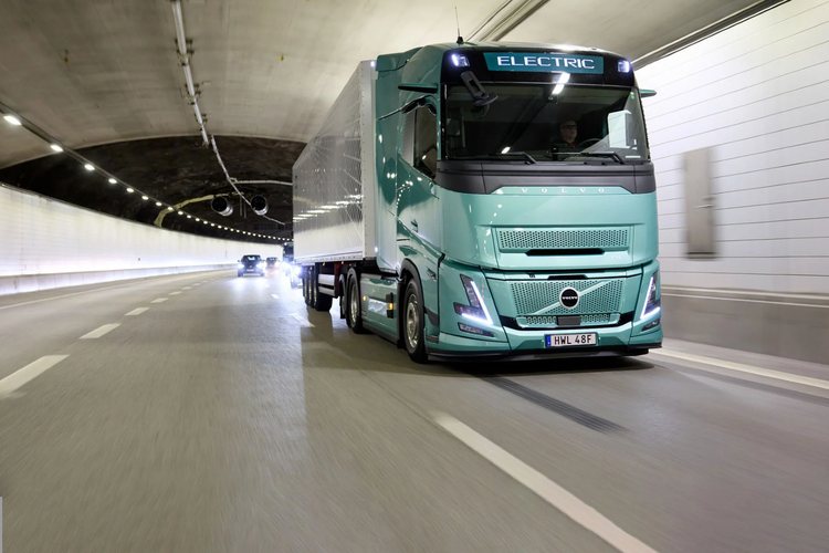 “Battery-electric trucks should be used where possible” – Niklas Andersson of Volvo Trucks
