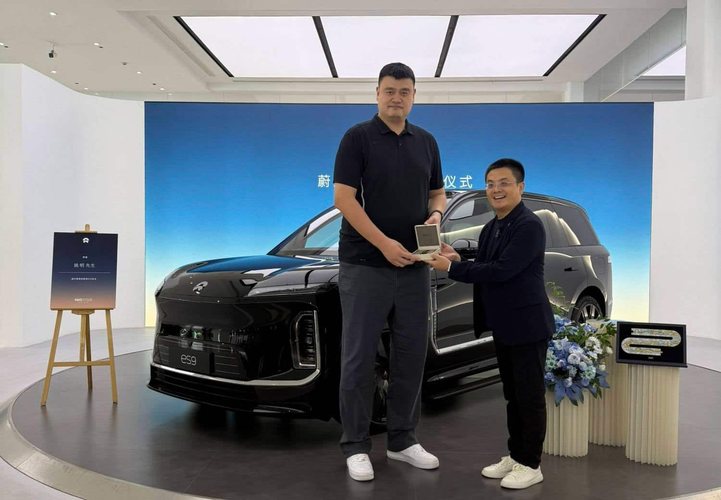 Basketball legend Yao Ming takes delivery of Nio ES9 after 2 months