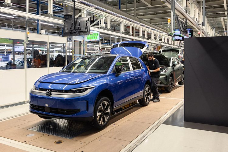 Volkswagen opens UK order books for the ID. Polo