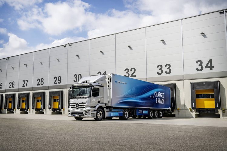 Germany starts construction of motorway network of hundreds of fast-charging installations for electric trucks