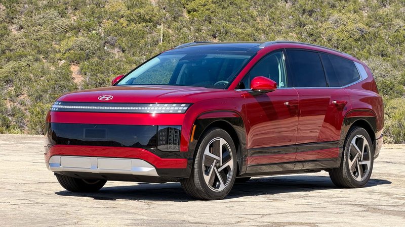 Hyundai Recalls Ioniq 9 EV Because Rear Seats Could Trap Children