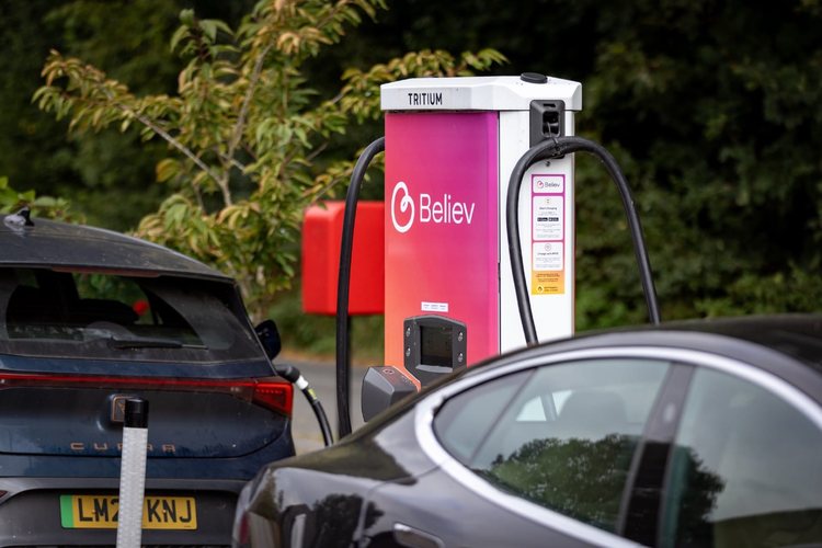 Devon and Torbay commission nearly 3,000 public EV charging points