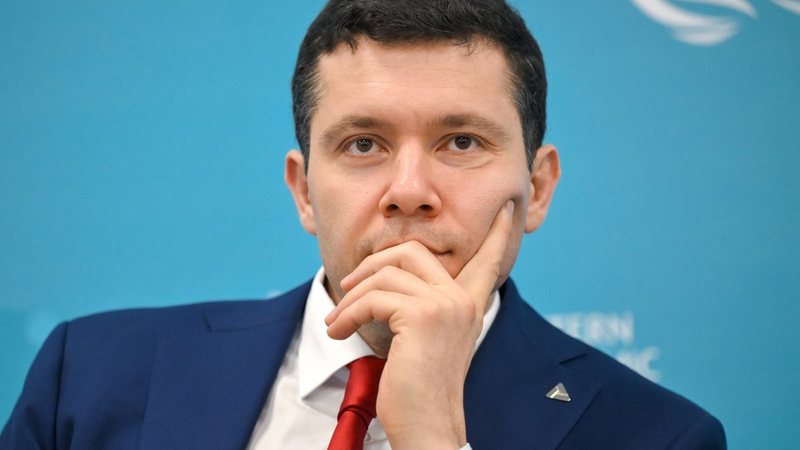 Глава Минпромторга Алиханов рассказал, что купил электромобиль «Атом
