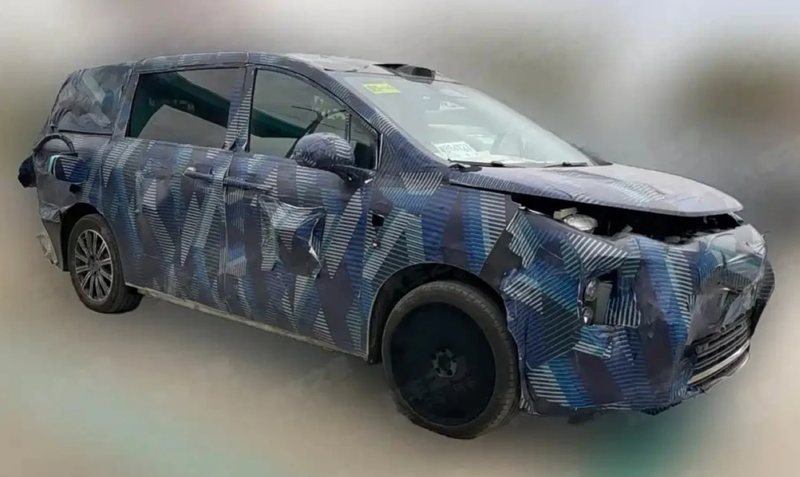 BYD Ocean MPV spied testing with roof LiDAR ahead of year-end launch