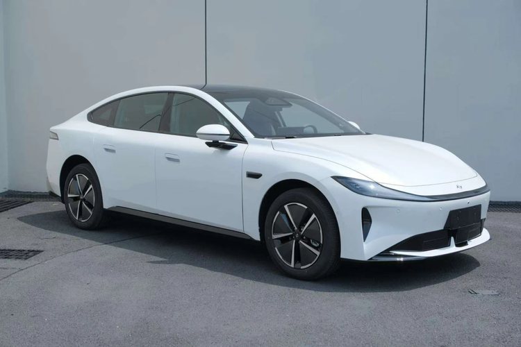 Dongfeng files for new battery-swapping sedan, further expanding CATL’s swapping ecosystem