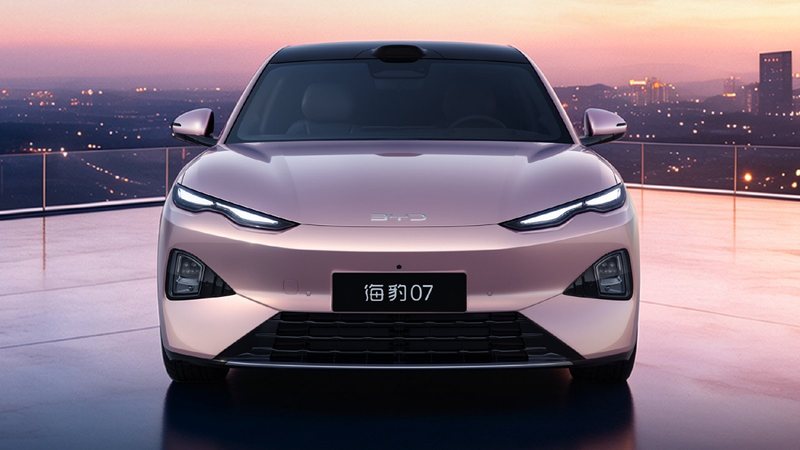 BYD previews second-gen Seal 07 sedan with larger dimensions