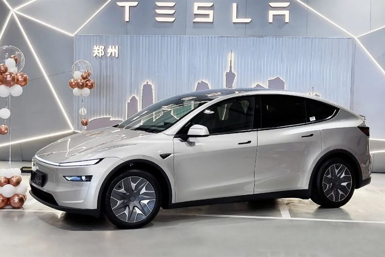 Musk denies report of Tesla China spin-off