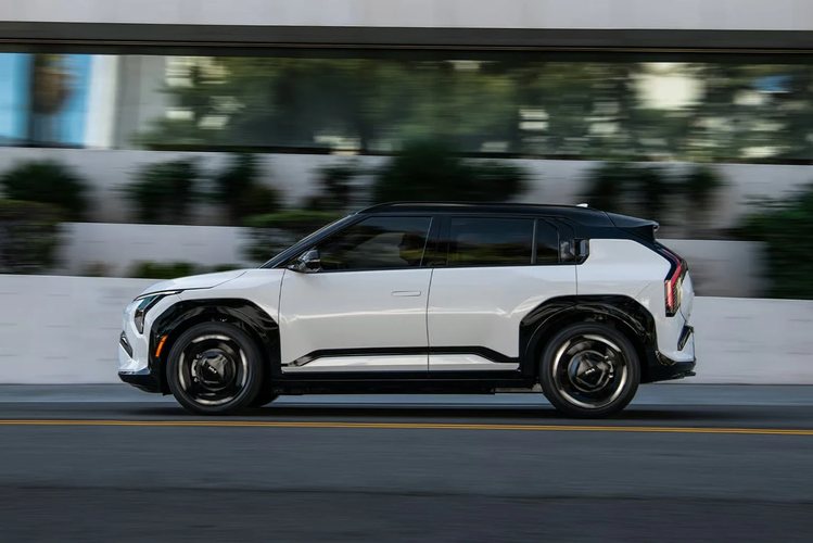 Kia EV3 starts at under $30,000 in the US