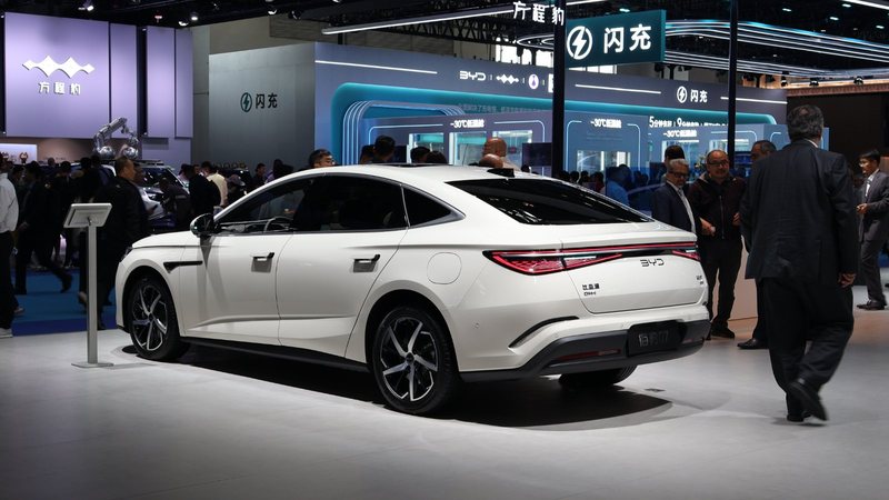 EU seeks curbs on Chinese hybrid exports or may raise tariffs