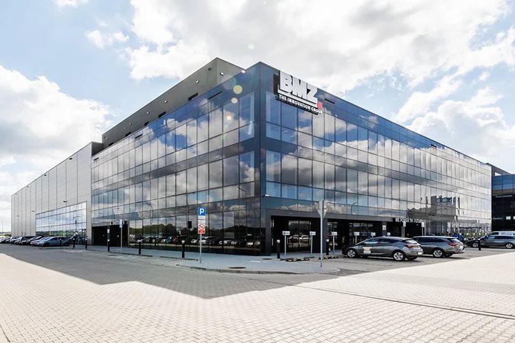 BMZ Poland and EVE develop LMFP battery for heavy-duty commercial vehicles