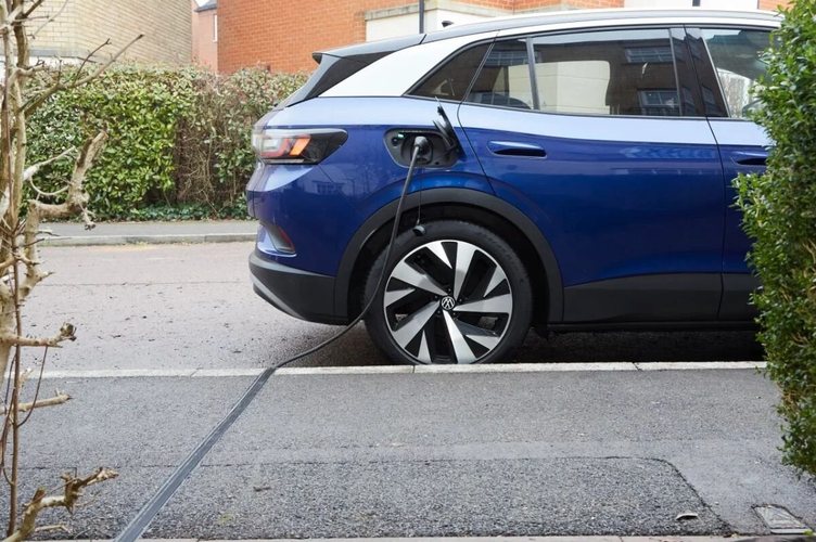UK removes major barrier to cross-pavement EV charging