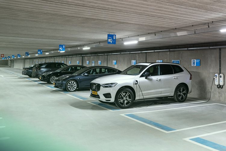 Q-Park expands collaboration with software provider Greenflux
