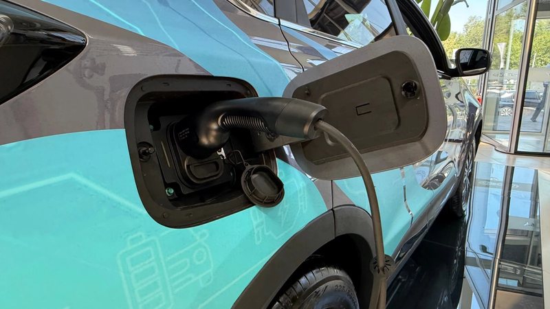 В Казахстане начались продажи Chery Tiggo 7 PHEV и Tiggo 8 PHEV местной сборки. Сколько они стоят