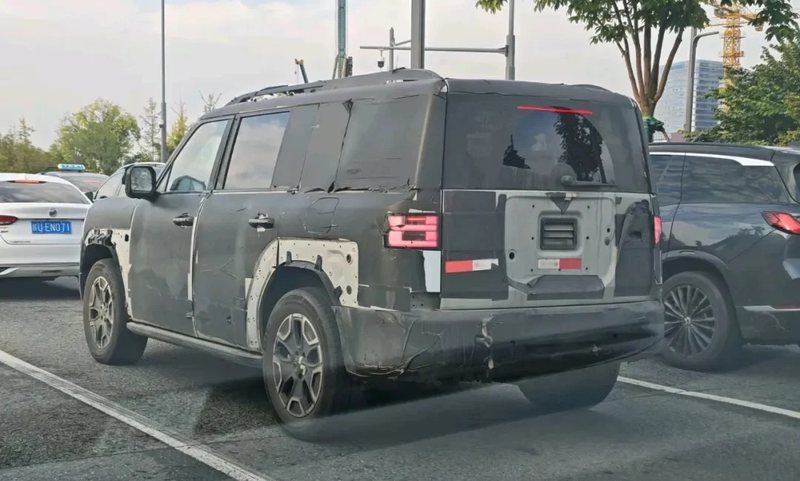 BYD Ti7 PHEV crossover gets bigger, long wheelbase trim spotted in China