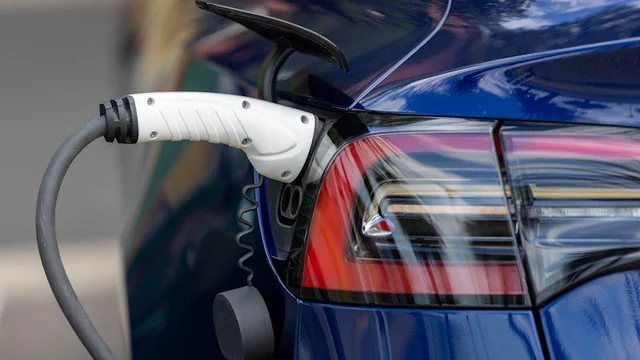Tesla and power giants revolt against Australia’s ‘EV charger tax’ ($1 a year to people’s bills over a five-year period to fund mounting 14,000 EV chargers on existing power poles in regional blackspots and other areas underserved )