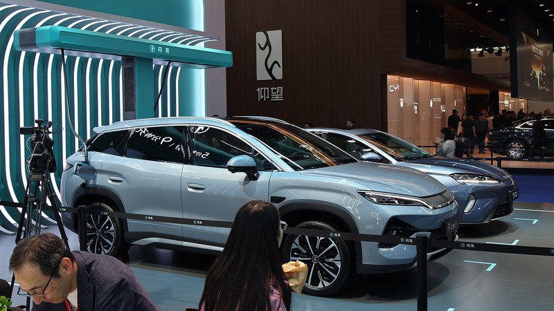BYD targets over 2.5 million overseas sales in 2027, raises 2026 outlook
