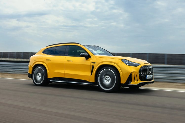 Charging at 710 kW: Mercedes-AMG unveils GT SUV