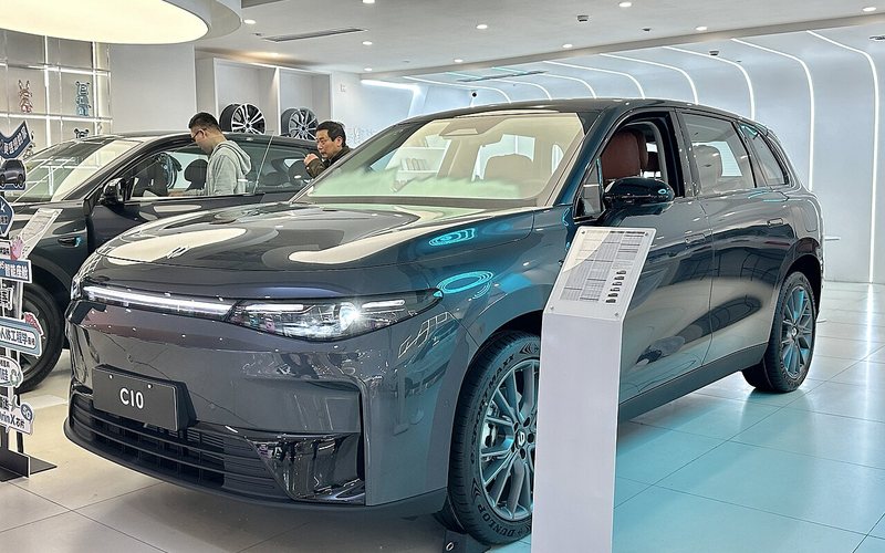 30万买“电动埃尔法”？又一个品牌把MPV玩出了花