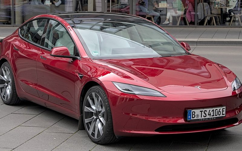 Tesla: иллюстрация к новости